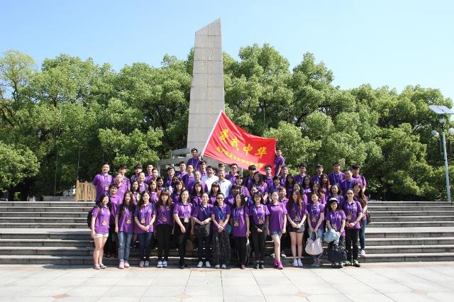 陈昌杰,洪正彦,口腔医学院杨师瑜等四名同学参加了此次夏令营活动